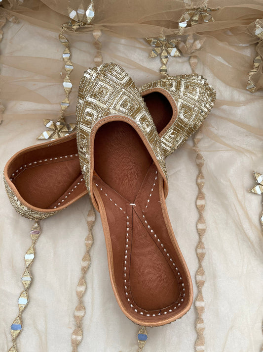 Gold Sequin Juttis Punjabi Jooti Women Shoes Khussa Embroidered pumps Bridal Shoes