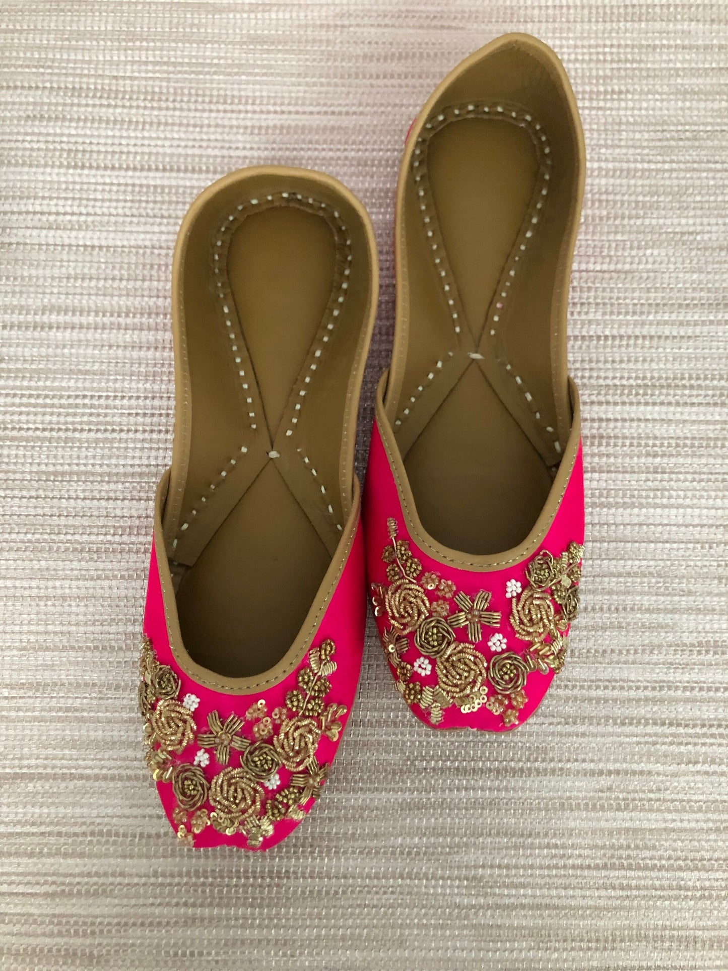 Hot Pink Dabka Zari Wire Embroidered Punjabi Jutti Sara Ali Khan’s current favourite pair Size UK 4/5/6 or US 6/7/8