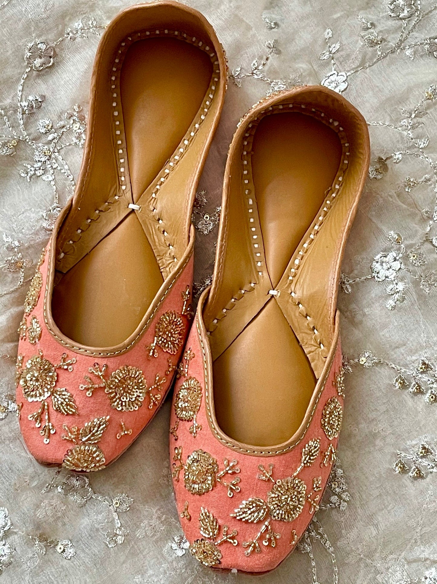 Peach Juttis Punjabi Jooti Women Shoes Khussa Embroidered pumps Bridal Shoes