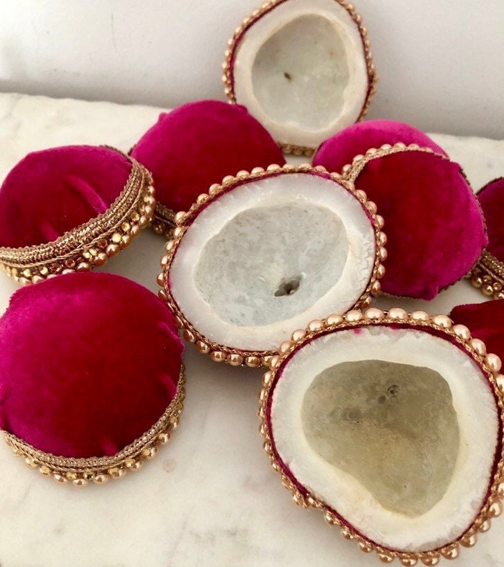 10 x Thuttis Coconut Halves Nariyal essential Sikh Wedding Ladies Milni Half Coconut Tutti Thamboolam Indian Wedding Accessory Asian