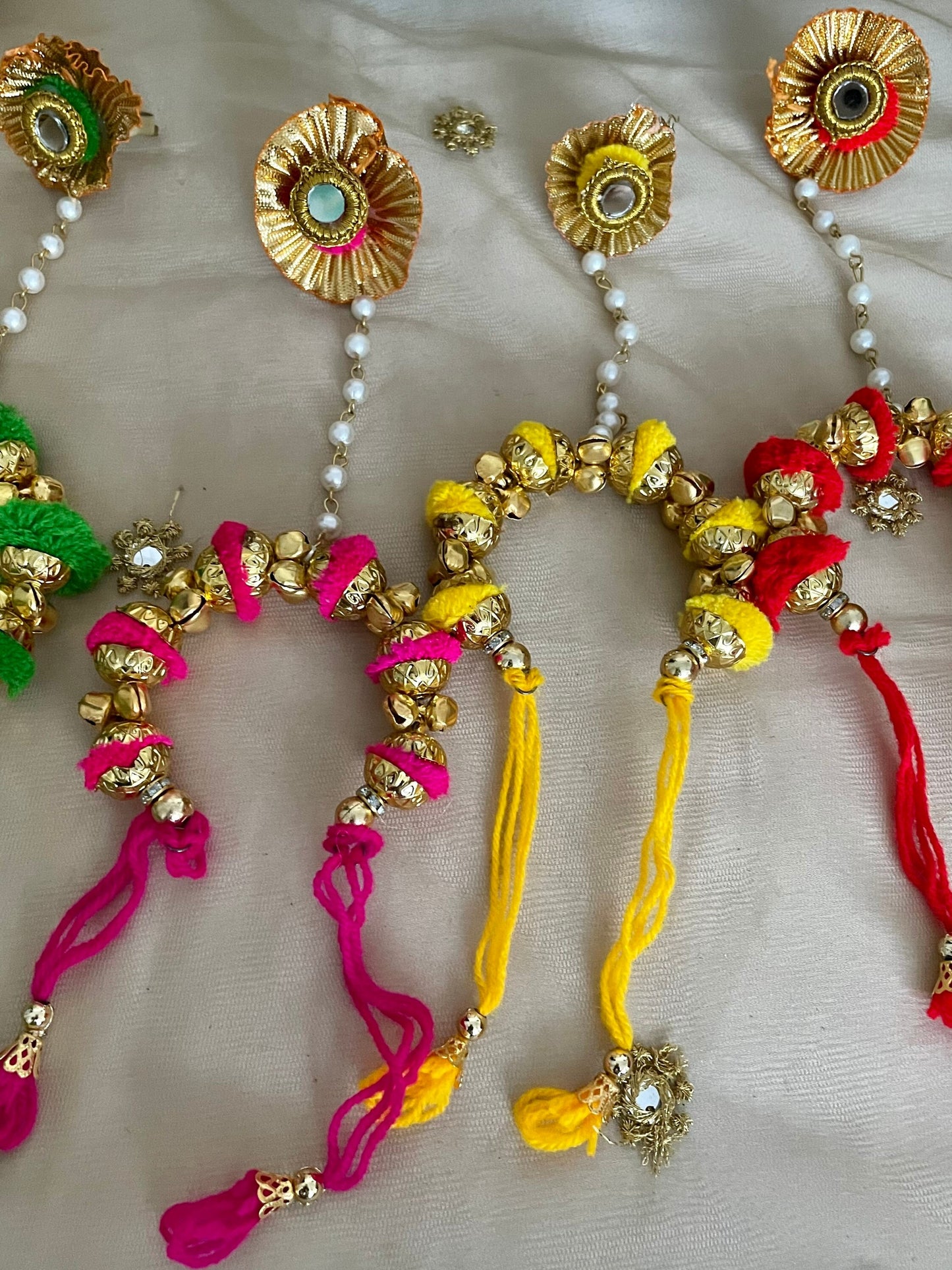 10 x Hathphools in Assorted Colours Gana/ Gaaney/Dosti Gana/Maiyan/Dholki/ Mayoon/Mehndi Henna/Giveaways/Ethnic wristbands Kalire