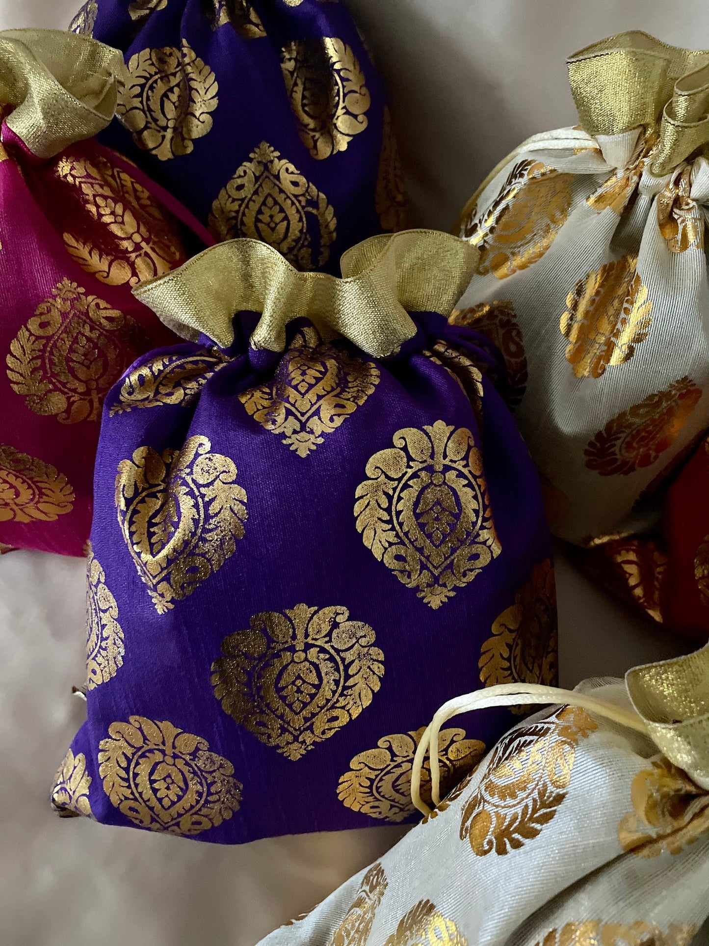 Damask Drawstring Design Favor Bags 8*11 inch for Wedding Favours Bhaji First Lohri  Mehendi Dholki Nikah Bidh Kanjak Navratri Gift