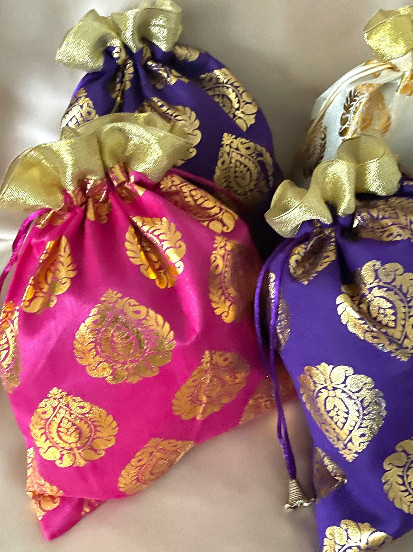 Damask Drawstring Design Favor Bags 8*11 inch for Wedding Favours Bhaji First Lohri  Mehendi Dholki Nikah Bidh Kanjak Navratri Gift