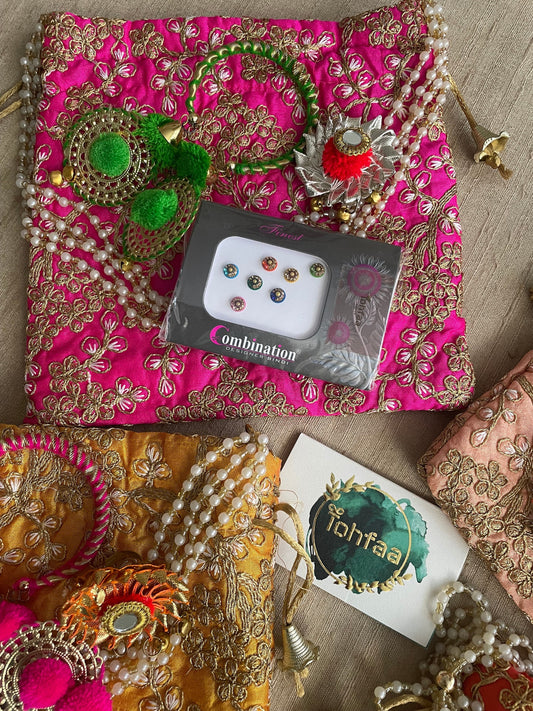 12 x Mehendi Sangeet Navratri Kanjak Potli Drawstring Wedding Favors Hens Night Bridemaids gifts Drawstring Pearls Bindi Gota Ring