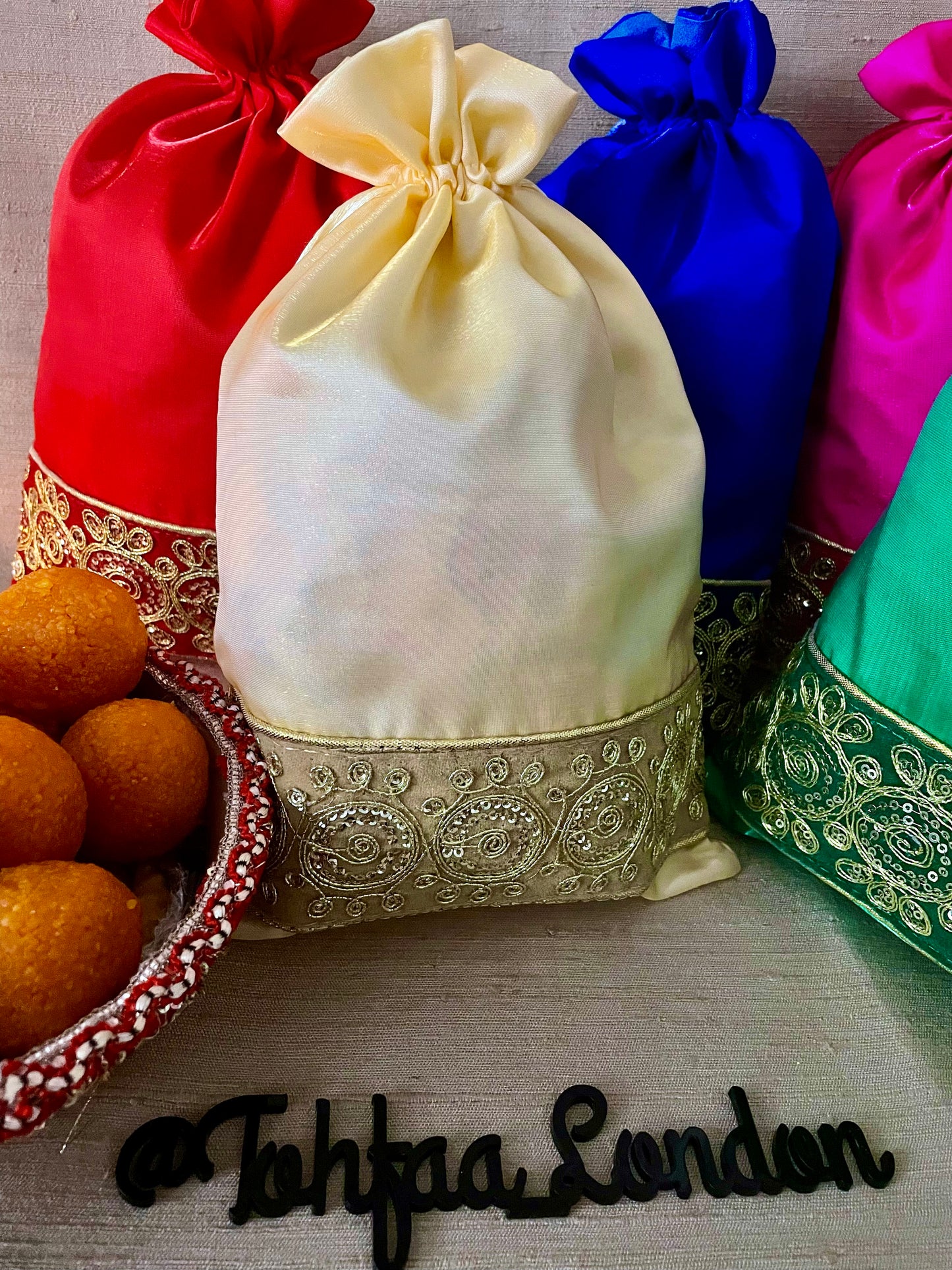 10 x Silk 8*12 inch Drawstring Bags for Wedding Favors Bhaji Bidd Mithai Mehendi Dholki Eidi Prasadam Favour Return Gift Bags