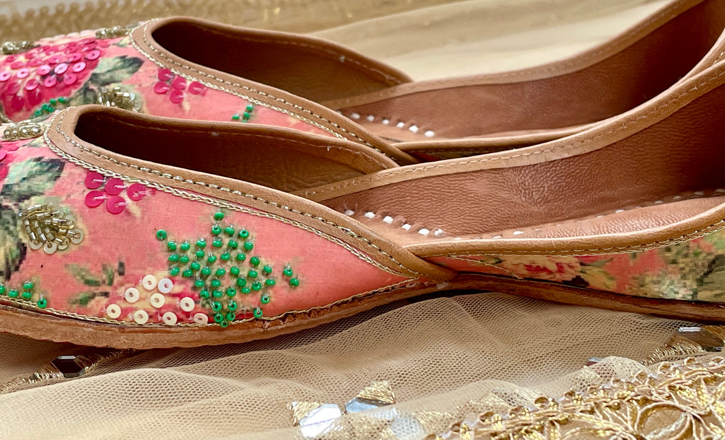 Peach Printed Floral Embroidered Summer Design Juttis Punjabi Jooti Women Shoes Khussa Embroidered pumps Bridal Shoes UK 4